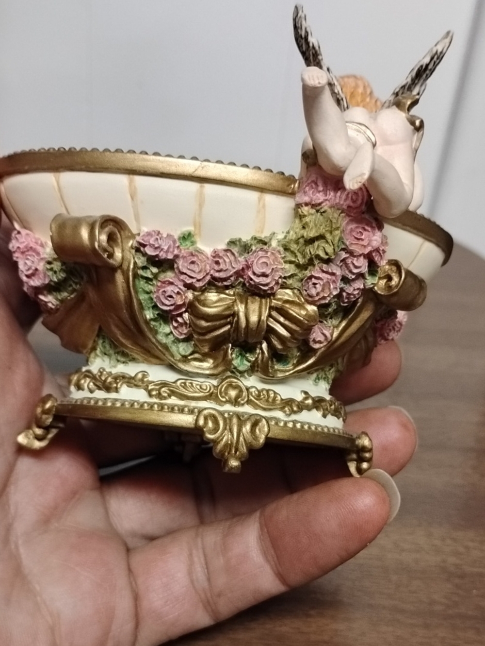 The Franklin Mint Cherub Floral A Scent Of Love Trinket Bowl in Cream and Gold - Picture 4 of 7